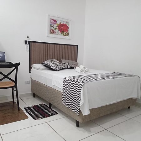 Apartamento Loft02 com garagem, Wi-fi, 25 min de Aparecida Pindamonhangaba Exterior foto
